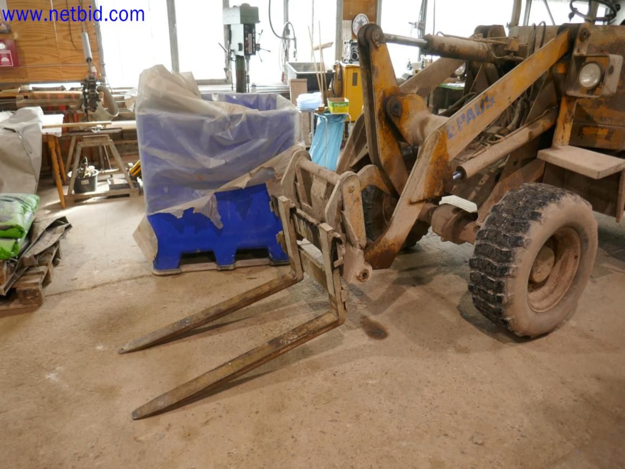 Sprzęt operacyjny i biurowy z sektora górniczego-8