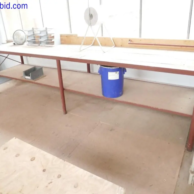 2 Workbenches