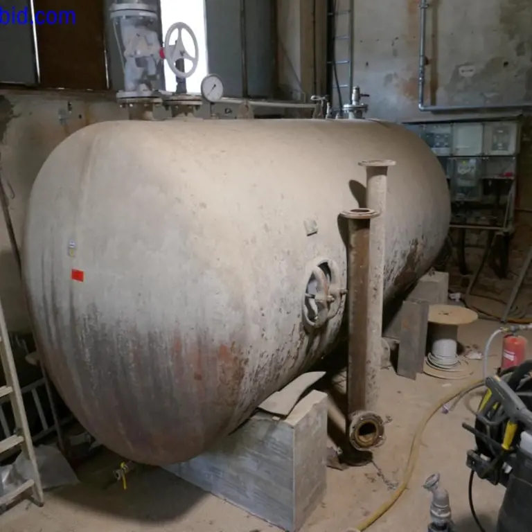 Compressed air tank