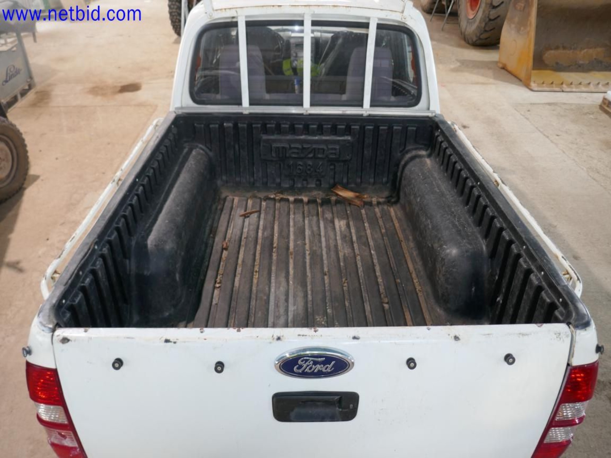 Sprzęt operacyjny i biurowy z sektora górniczego-9