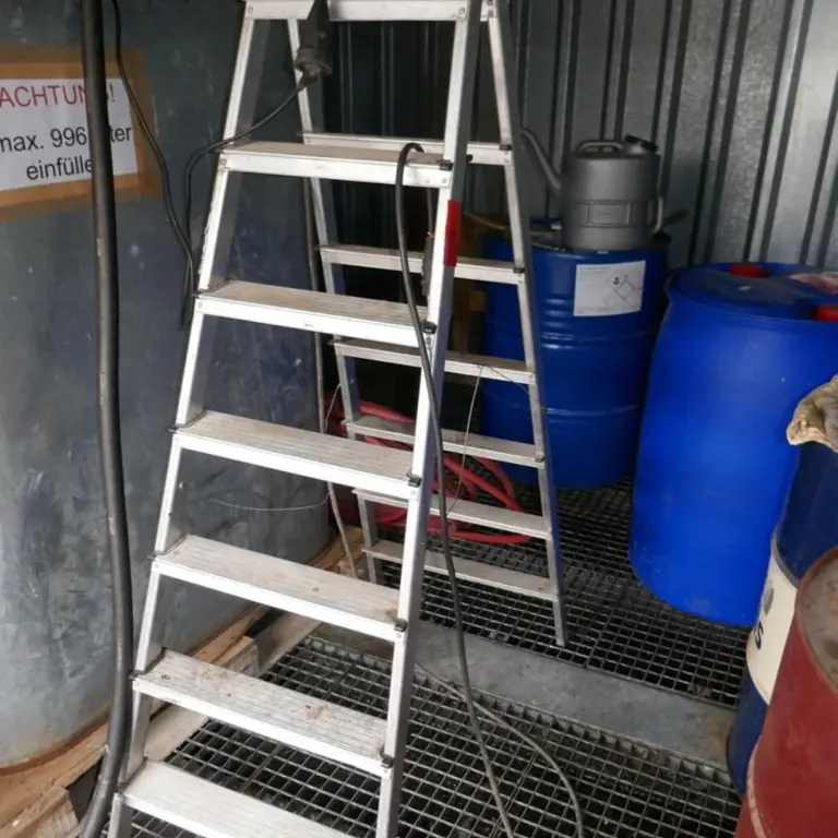 Aluminum stepladder Layher