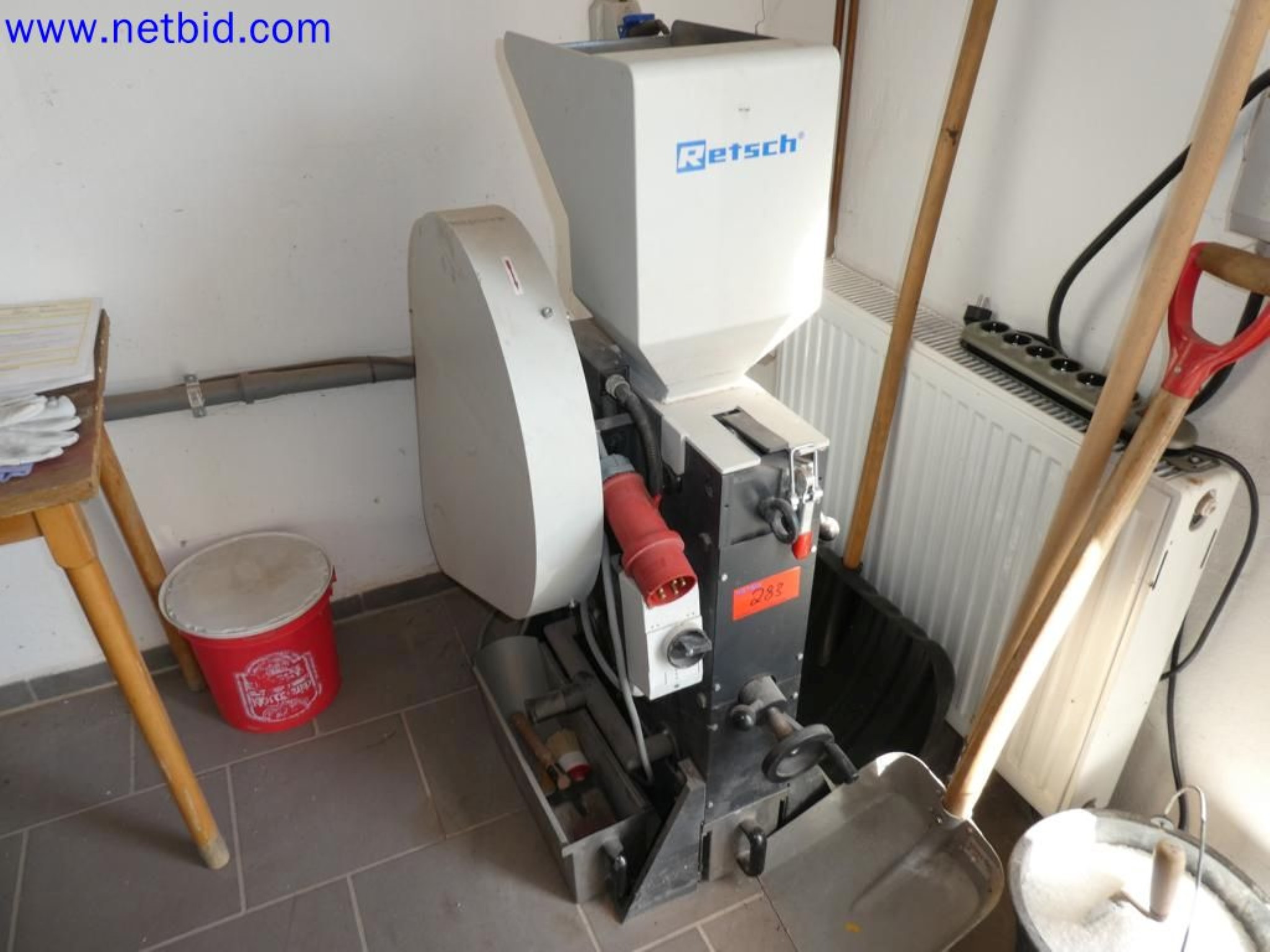 Sprzęt operacyjny i biurowy z sektora górniczego-1