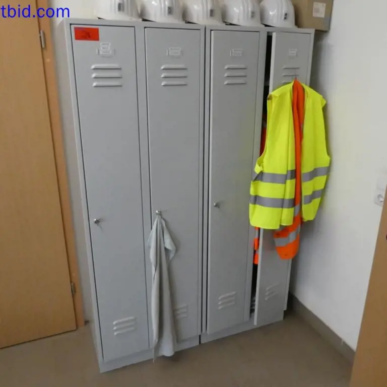 7 Metal lockers