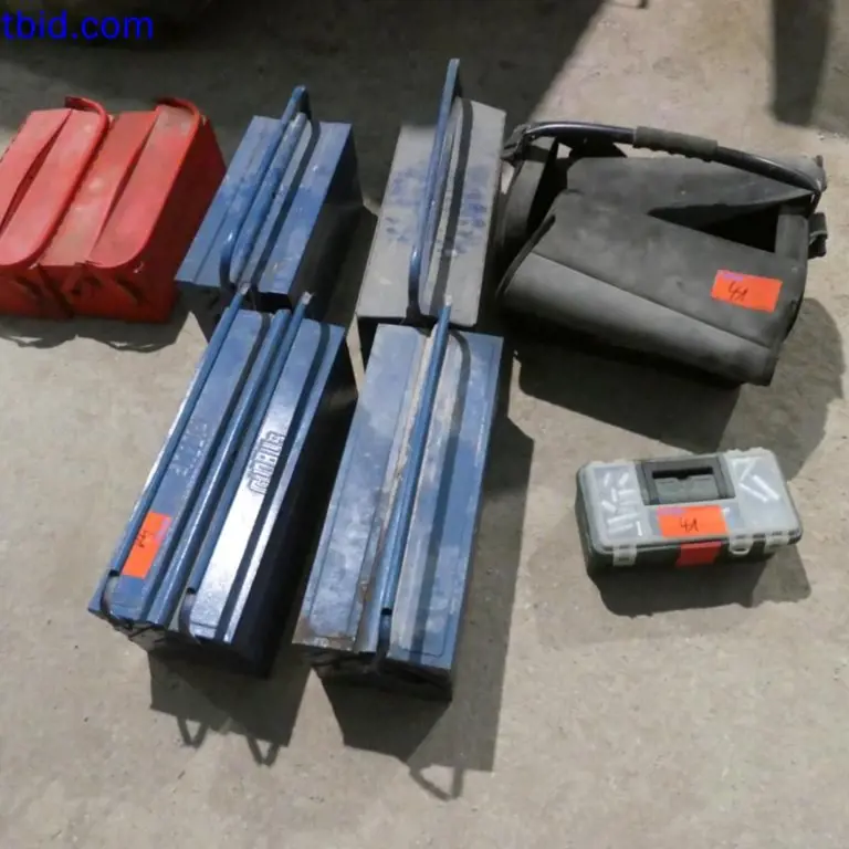 1 Posten Vehicle tool kits