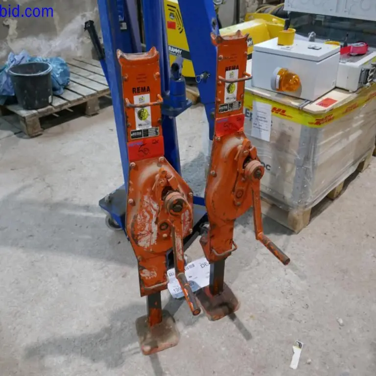 2 Stick winches Rema
