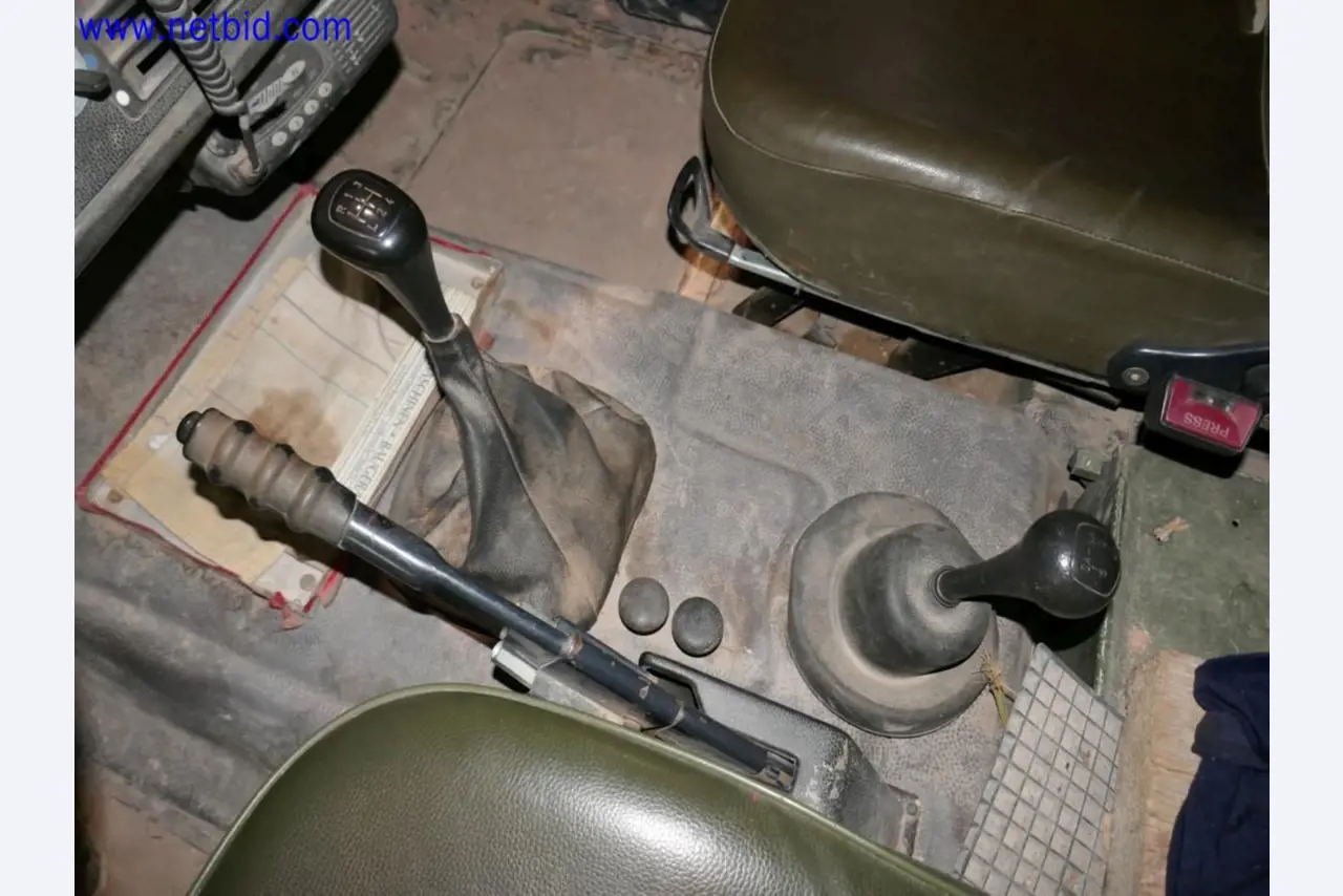 Sprzęt operacyjny i biurowy z sektora górniczego-16