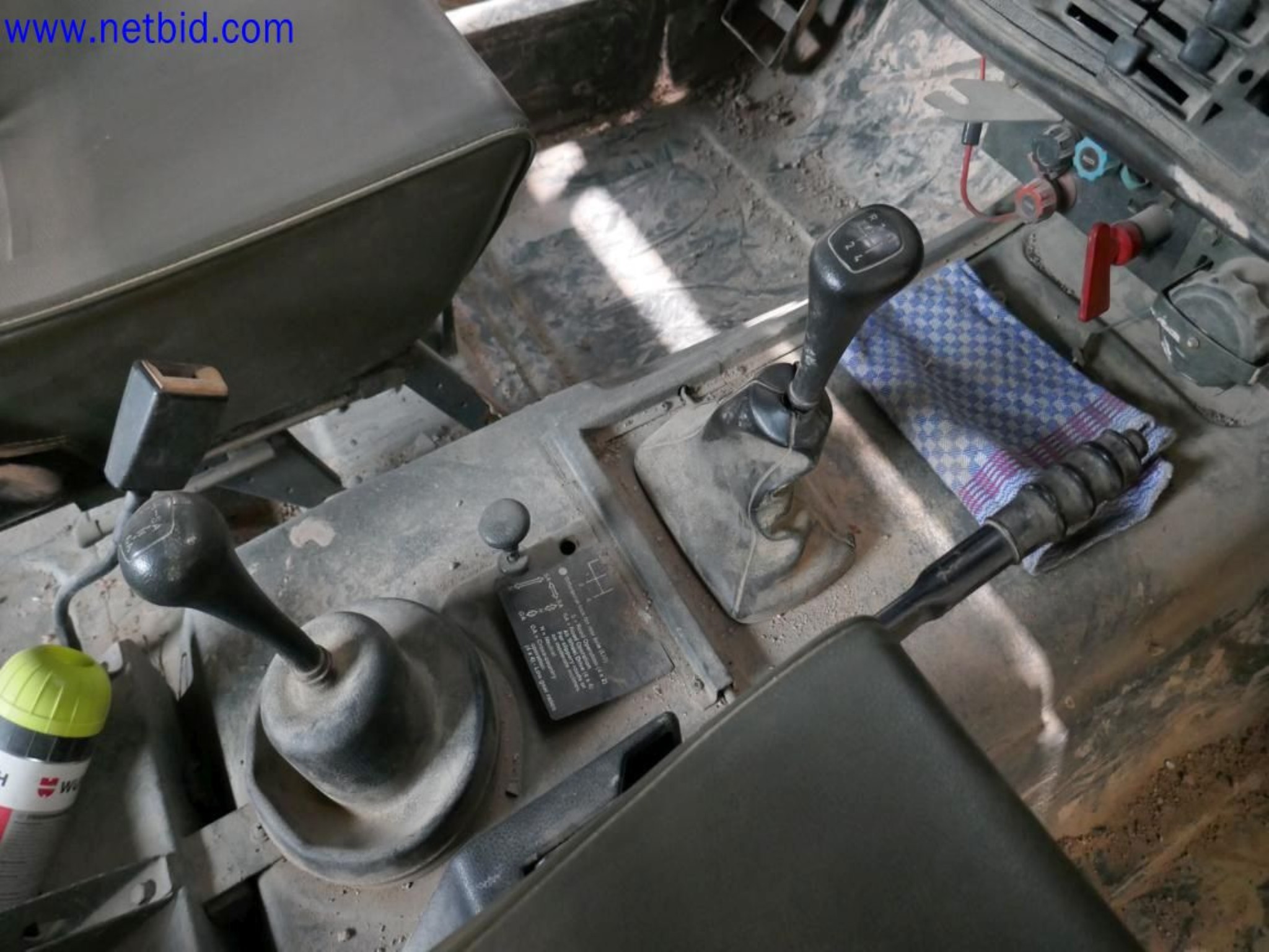 Sprzęt operacyjny i biurowy z sektora górniczego-13