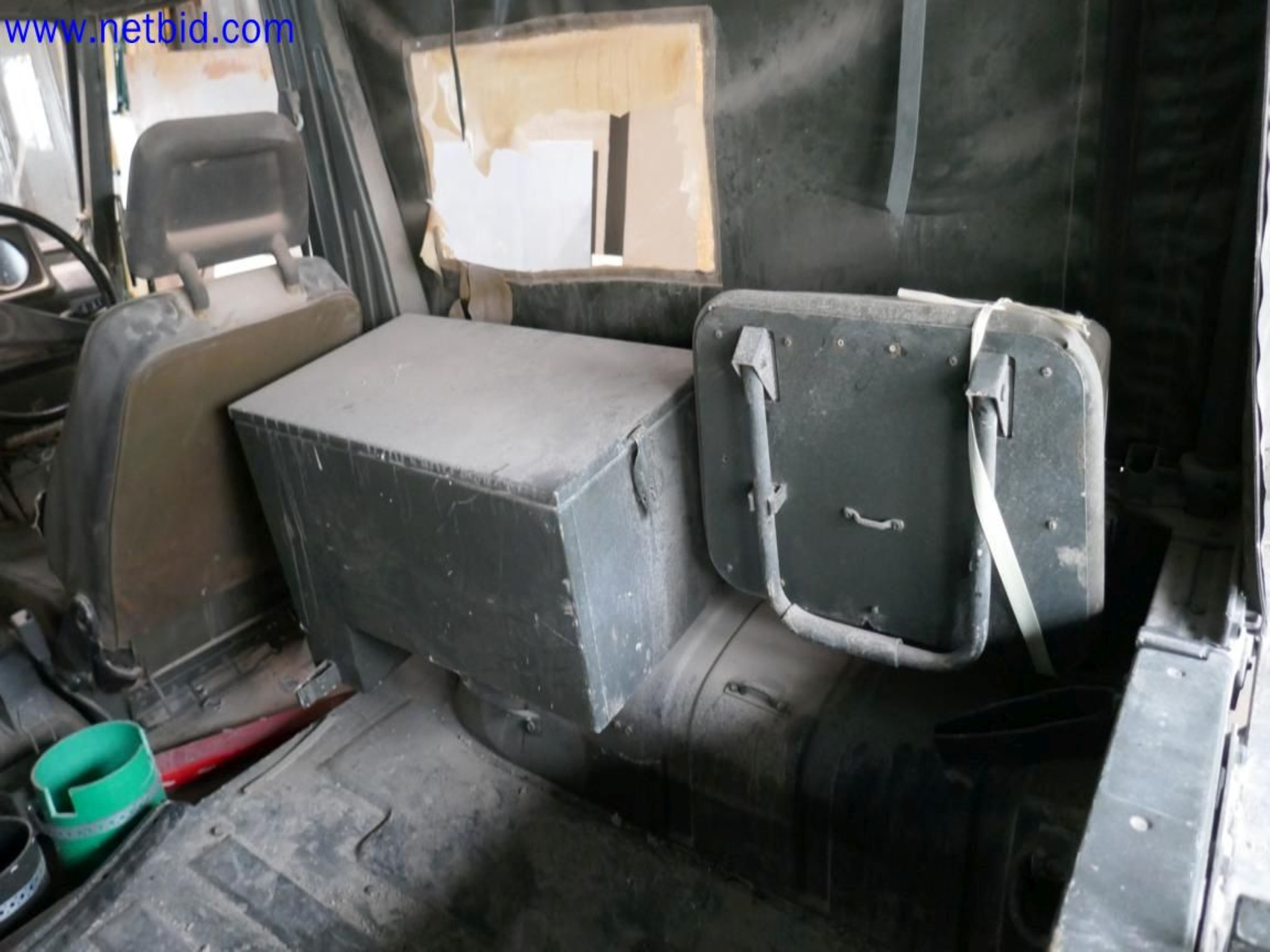 Sprzęt operacyjny i biurowy z sektora górniczego-20