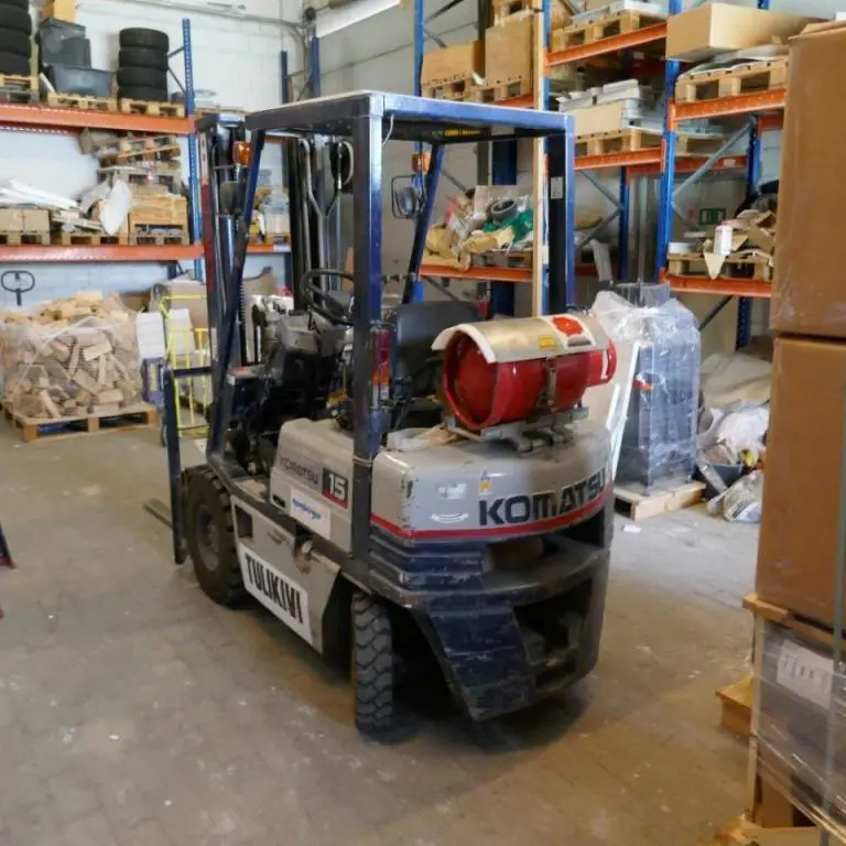 Four-wheel gas forklift Komatsu 15