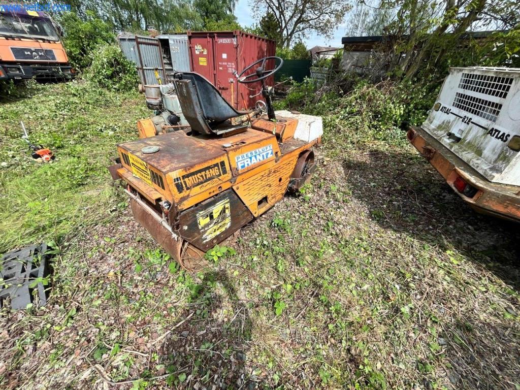 Gradbeni stroji, tovornjaki, gradbena oprema-42