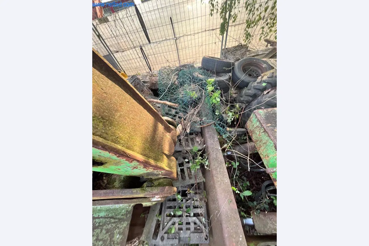 Gradbeni stroji, tovornjaki, gradbena oprema-9