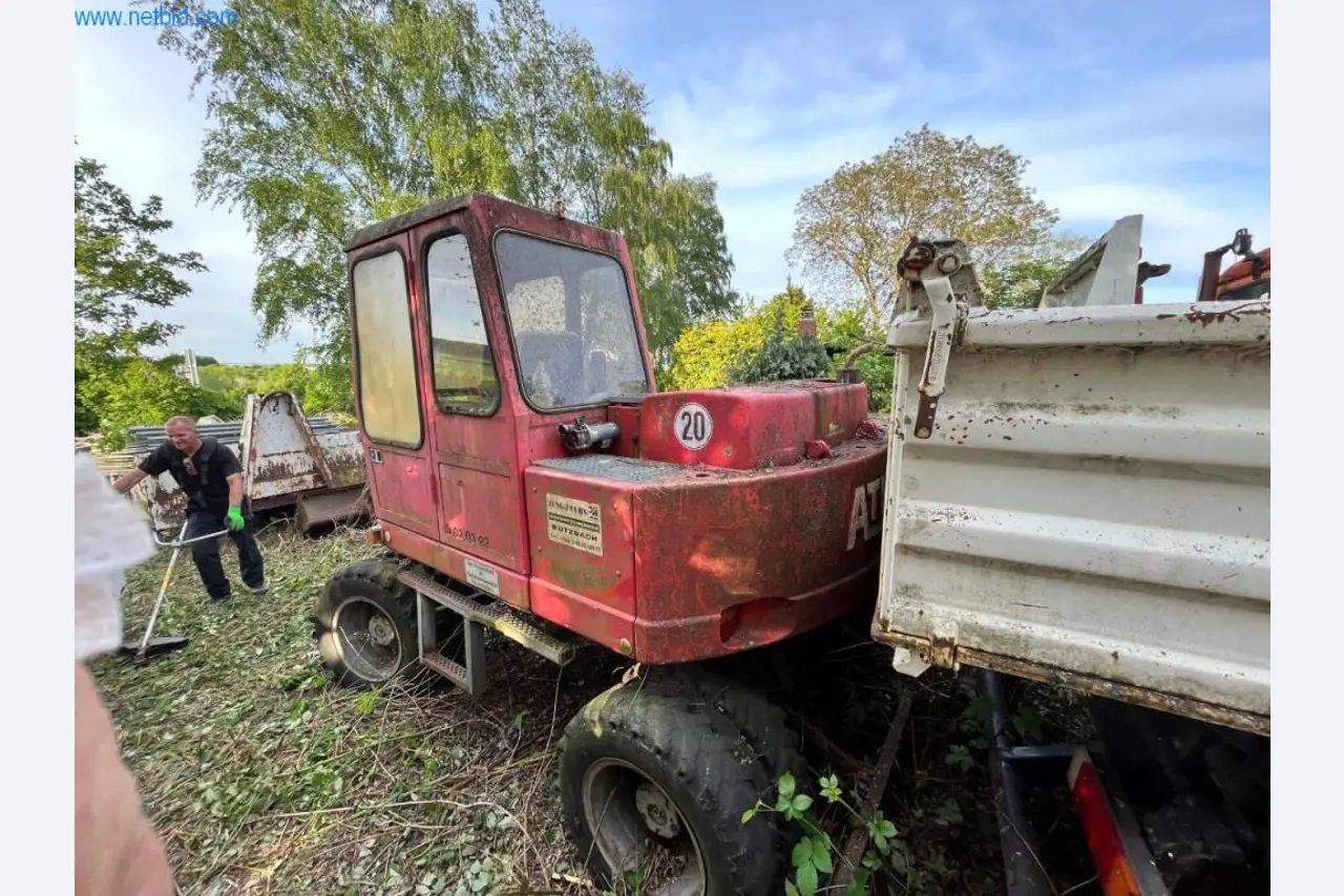 Machines de chantier, camions, matériel de construction-4