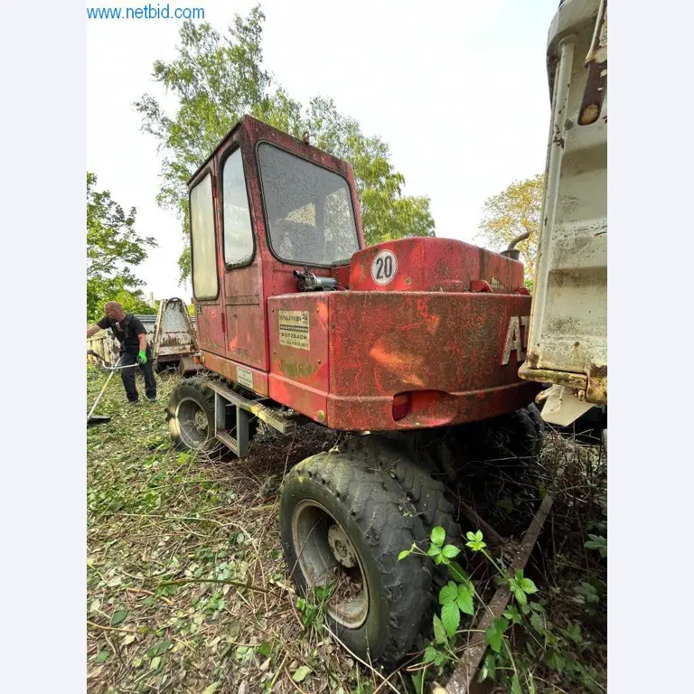 Machines de chantier, camions, matériel de construction-9