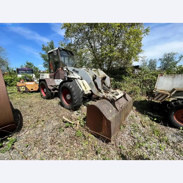 Gradbeni stroji, tovornjaki, gradbena oprema-1