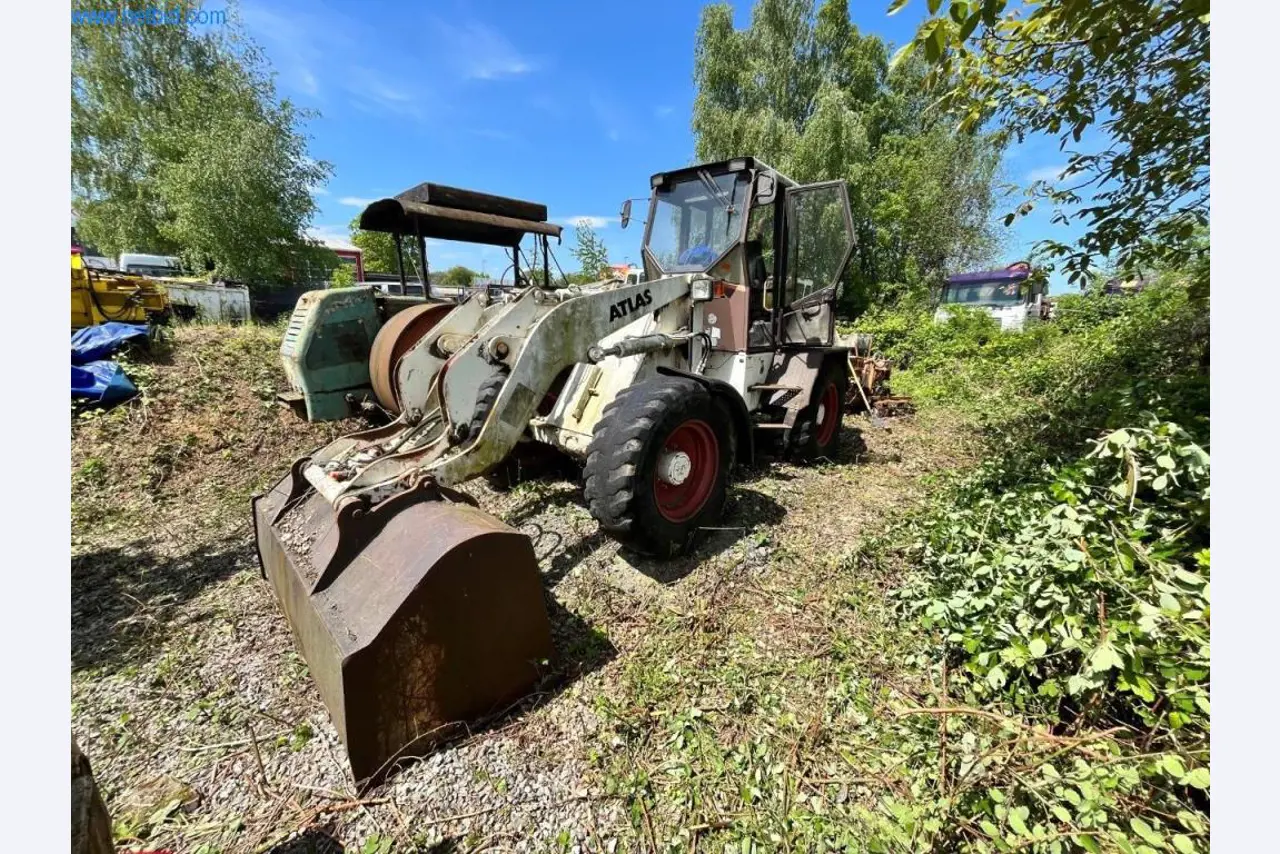 Gradbeni stroji, tovornjaki, gradbena oprema-8
