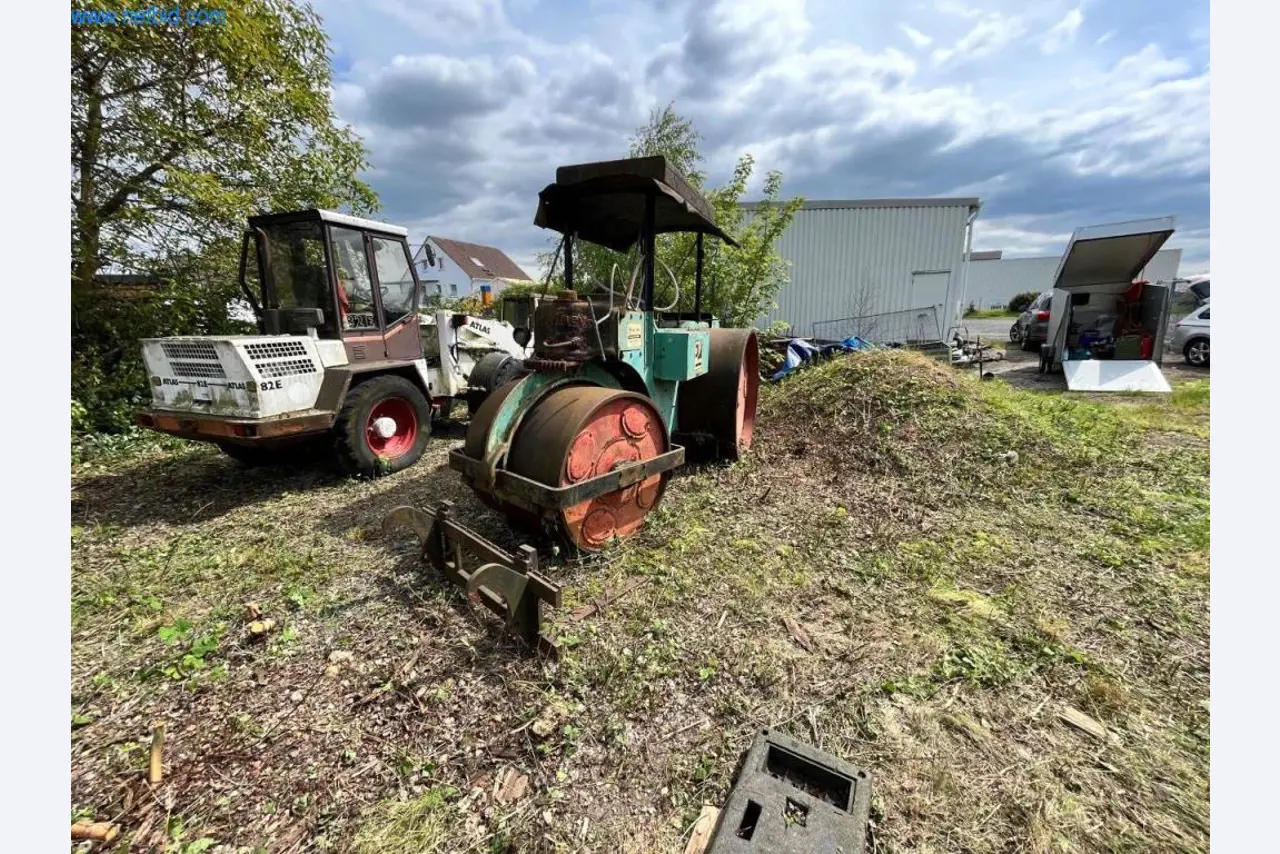 Bouwmachines, vrachtwagens, bouwuitrusting-2