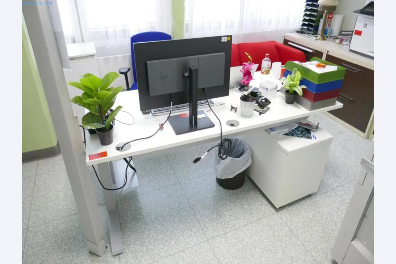 Nemocniční vybavení a IT zařízení-1