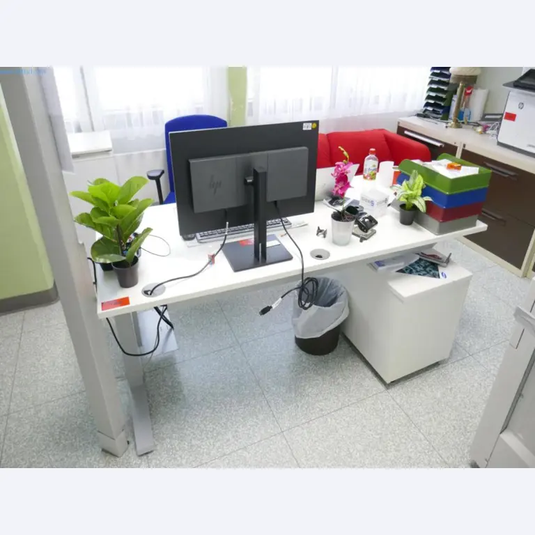 Nemocniční vybavení a IT zařízení-1