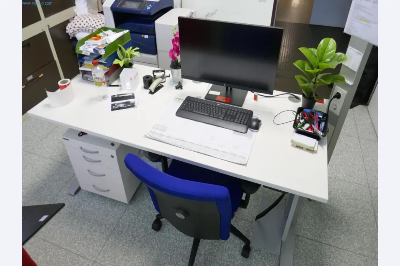 Nemocniční vybavení a IT zařízení-2