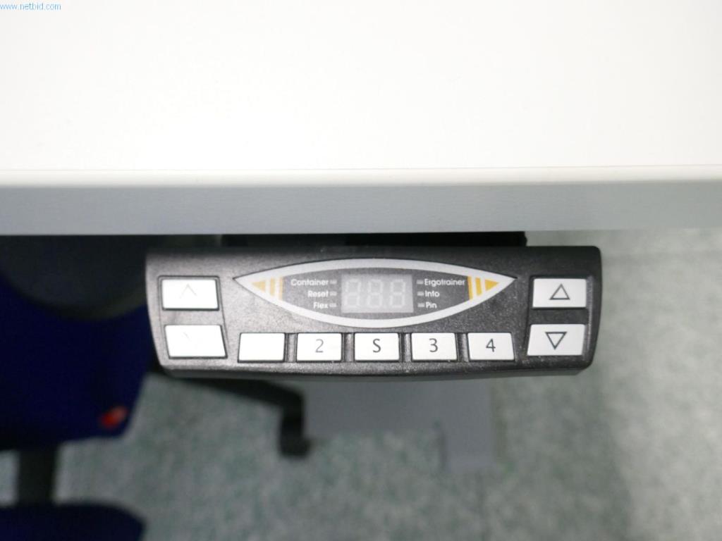 Equipamiento hospitalario e instalaciones informáticas-3