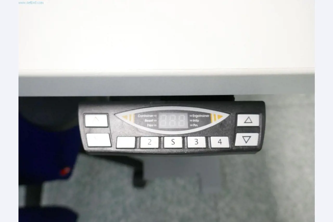 Nemocniční vybavení a IT zařízení-3