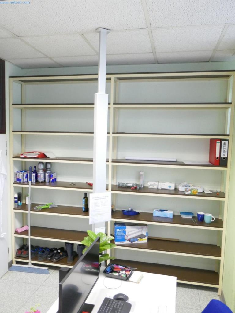 Equipamiento hospitalario e instalaciones informáticas-5