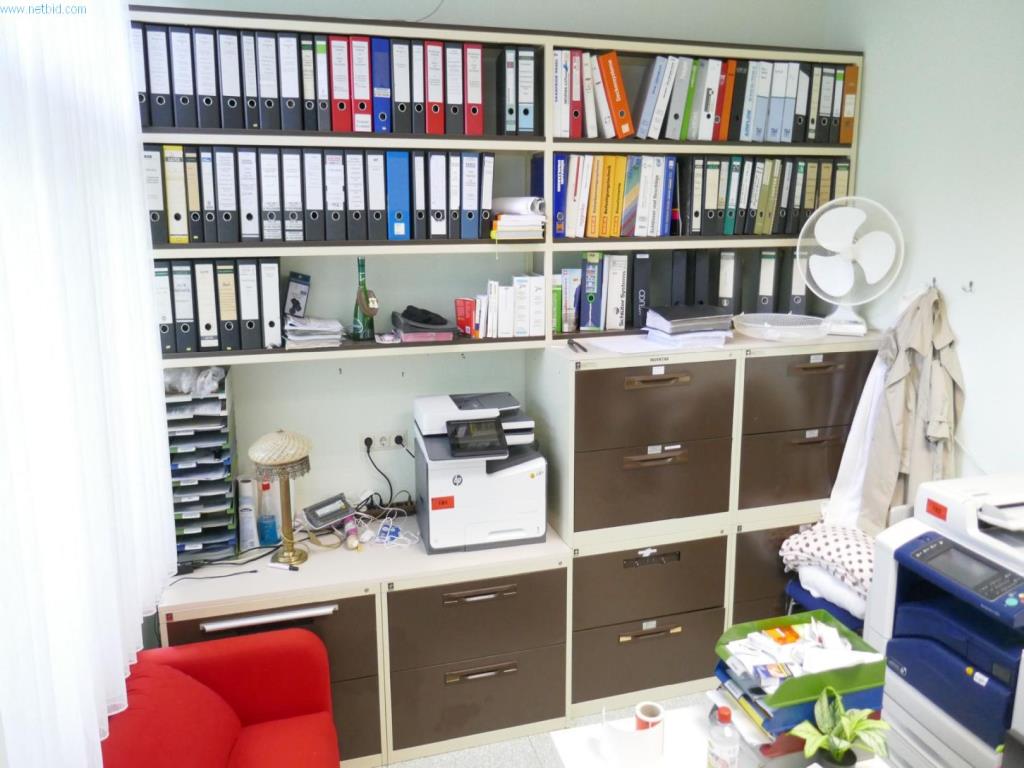 Equipamiento hospitalario e instalaciones informáticas-6