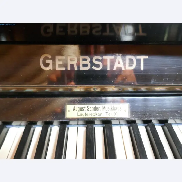 Equipamento hospitalar e instalações informáticas-10