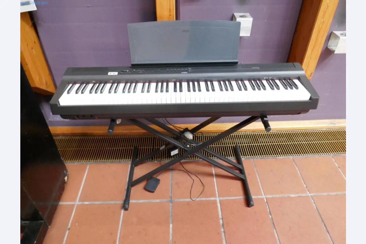 Equipamento hospitalar e instalações informáticas-12