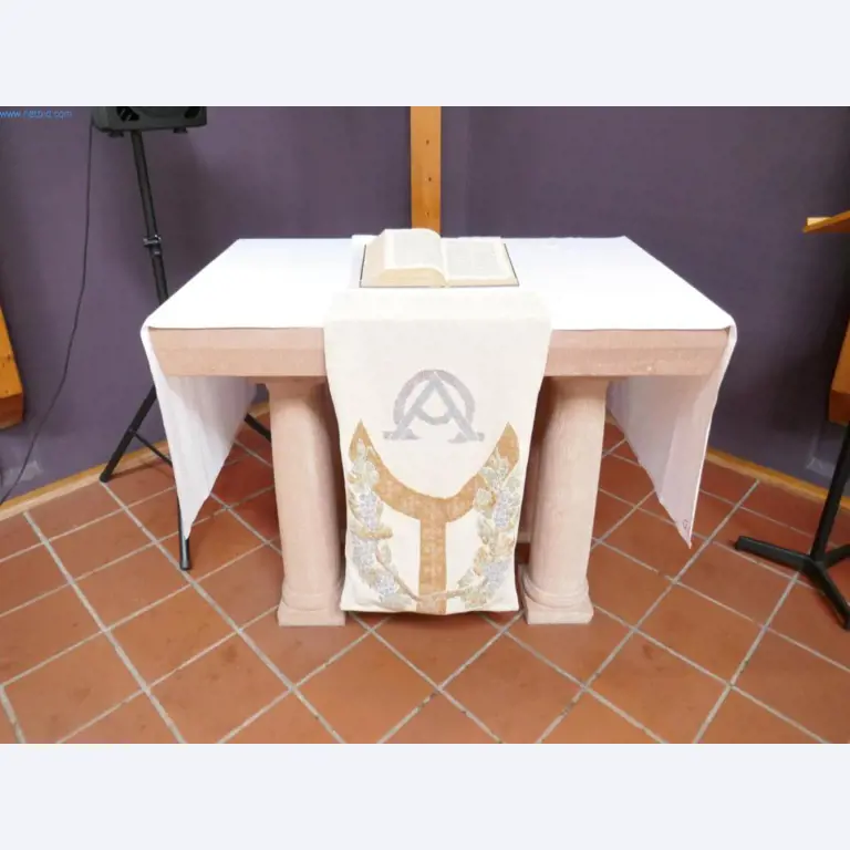 Equipamento hospitalar e instalações informáticas-1