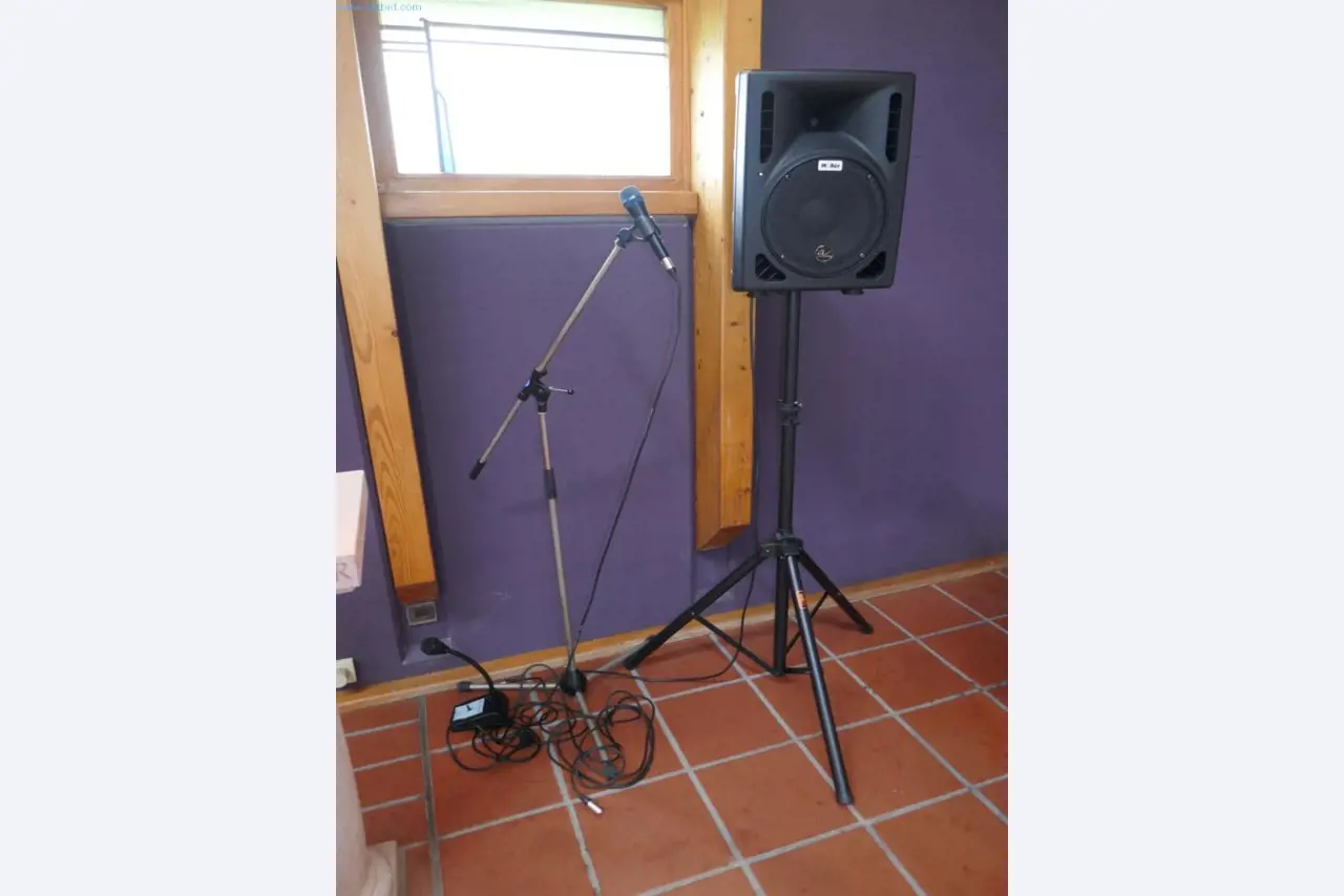 Equipamento hospitalar e instalações informáticas-4