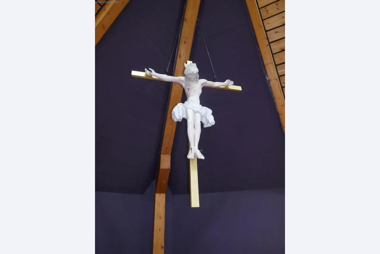 Equipamento hospitalar e instalações informáticas-5