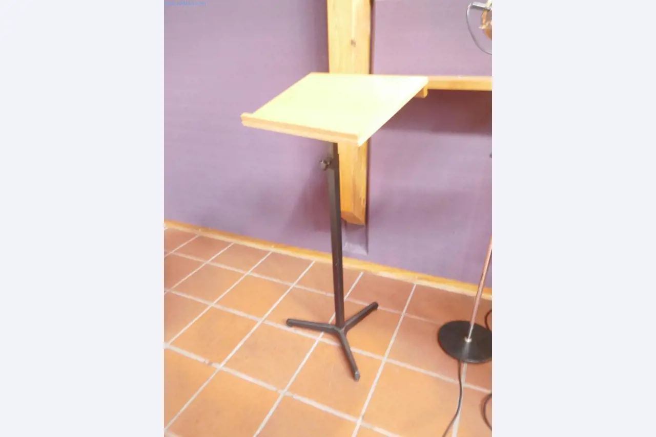 Equipamento hospitalar e instalações informáticas-7