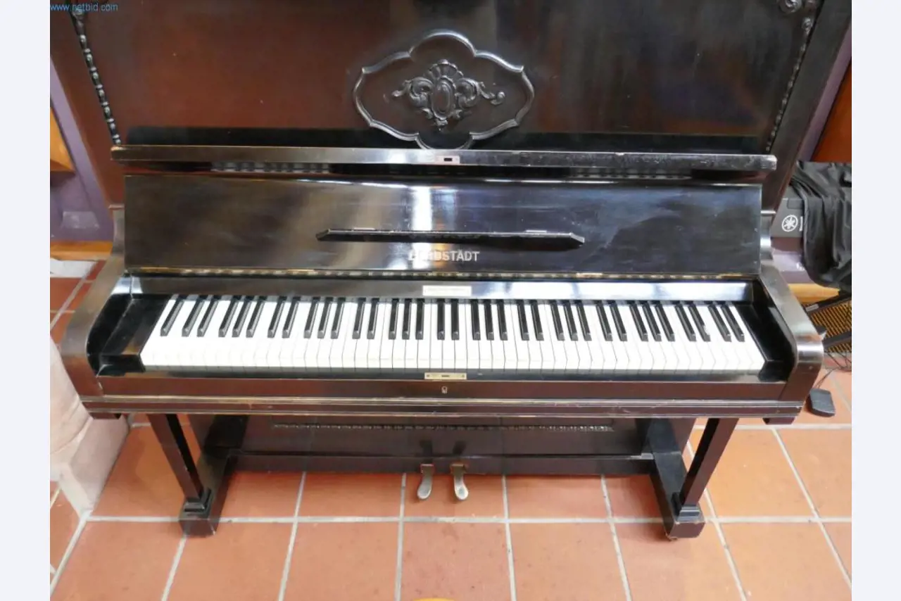 Equipamento hospitalar e instalações informáticas-9