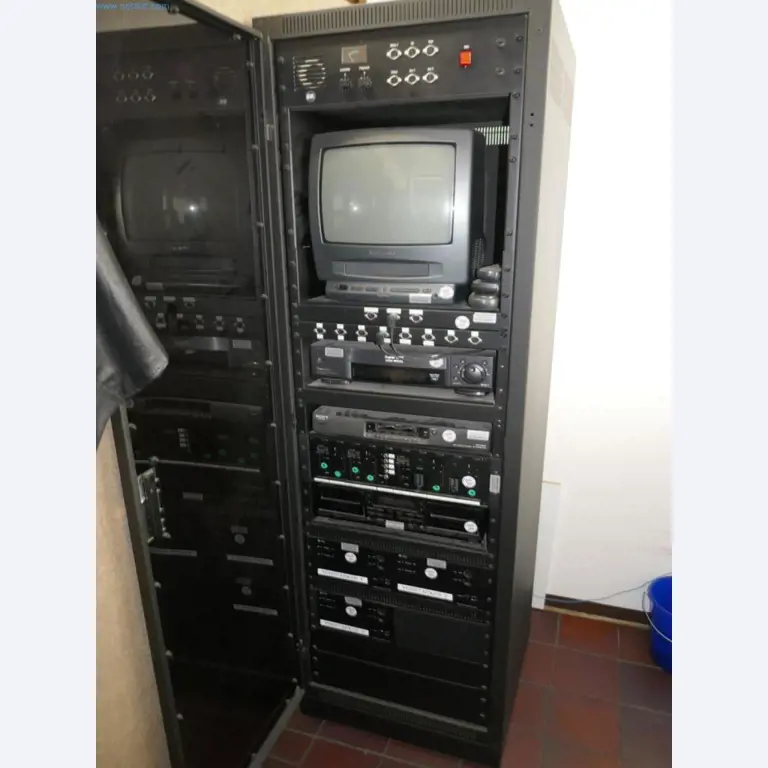 Nemocniční vybavení a IT zařízení-2