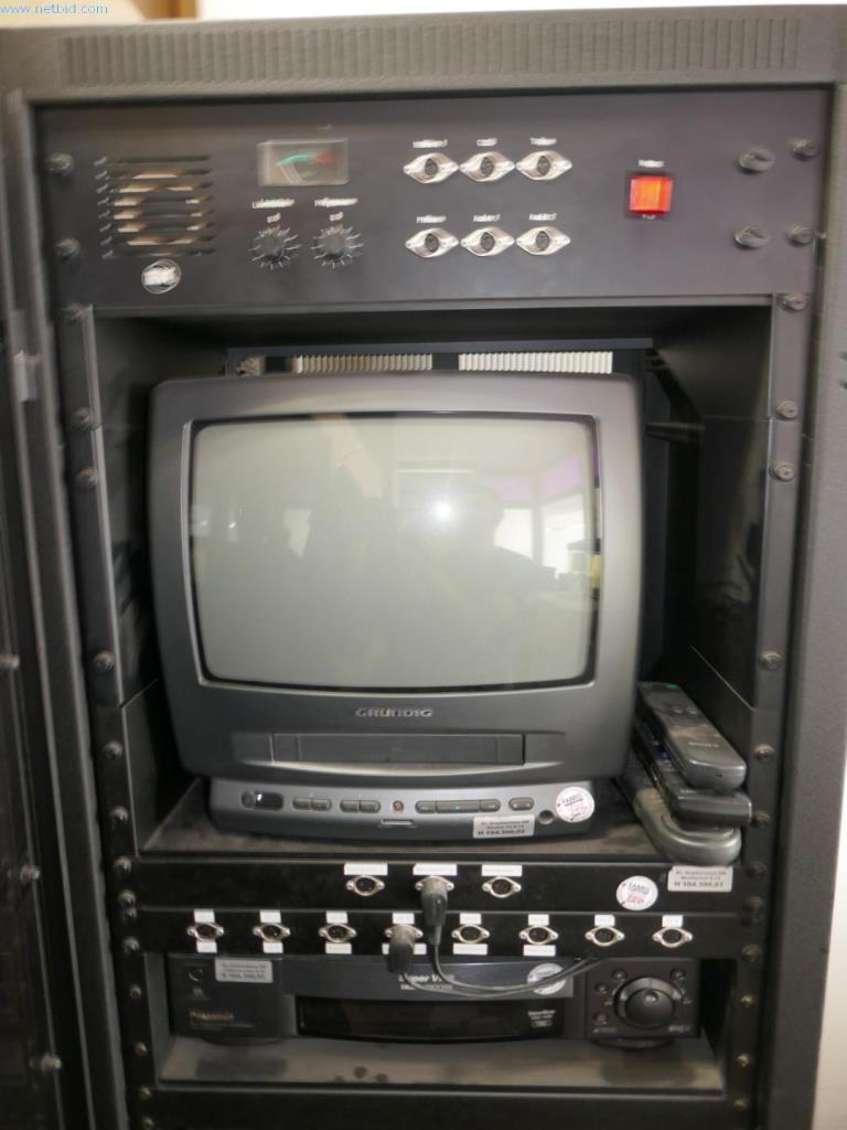 Nemocniční vybavení a IT zařízení-3