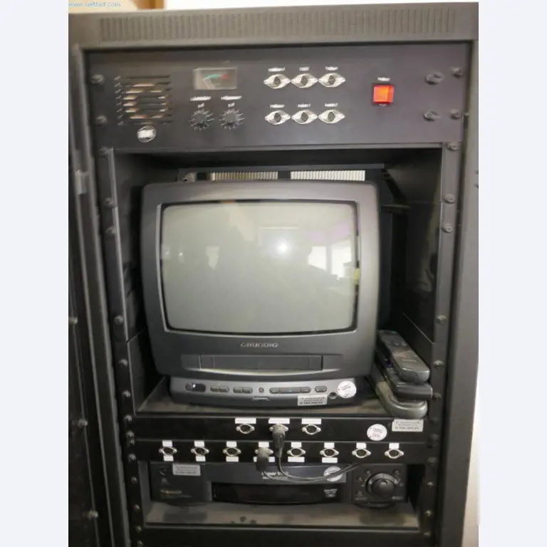 Nemocniční vybavení a IT zařízení-3