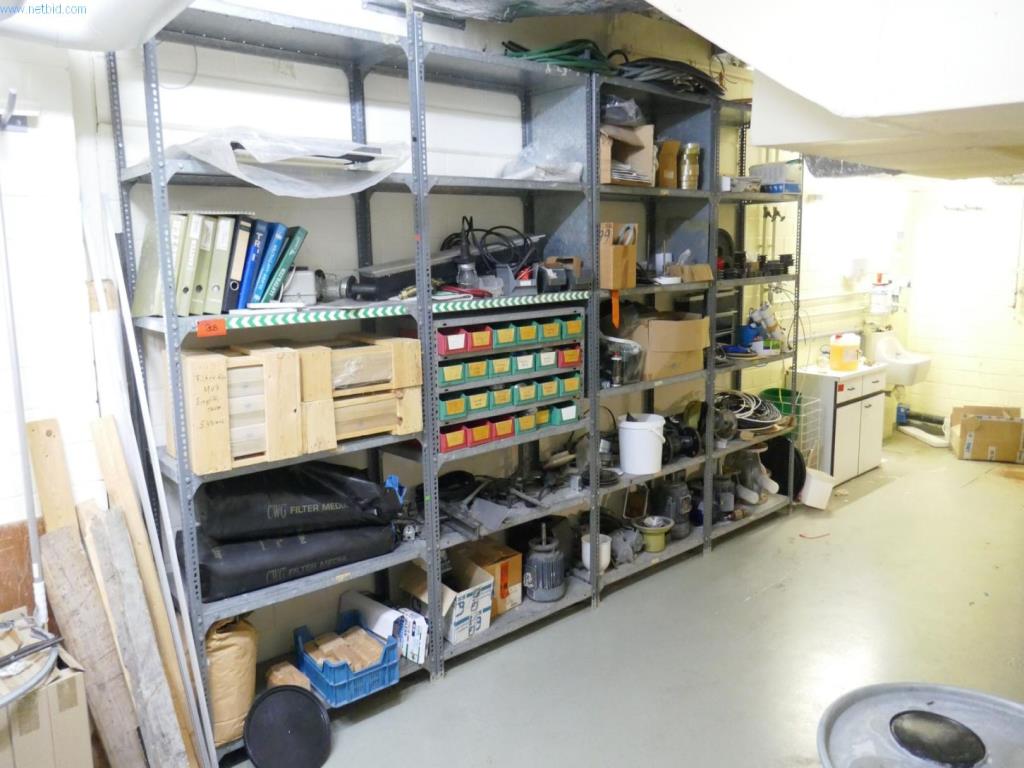 Ausstattung des Krankenhauses sowie die EDV-Einrichtung-3