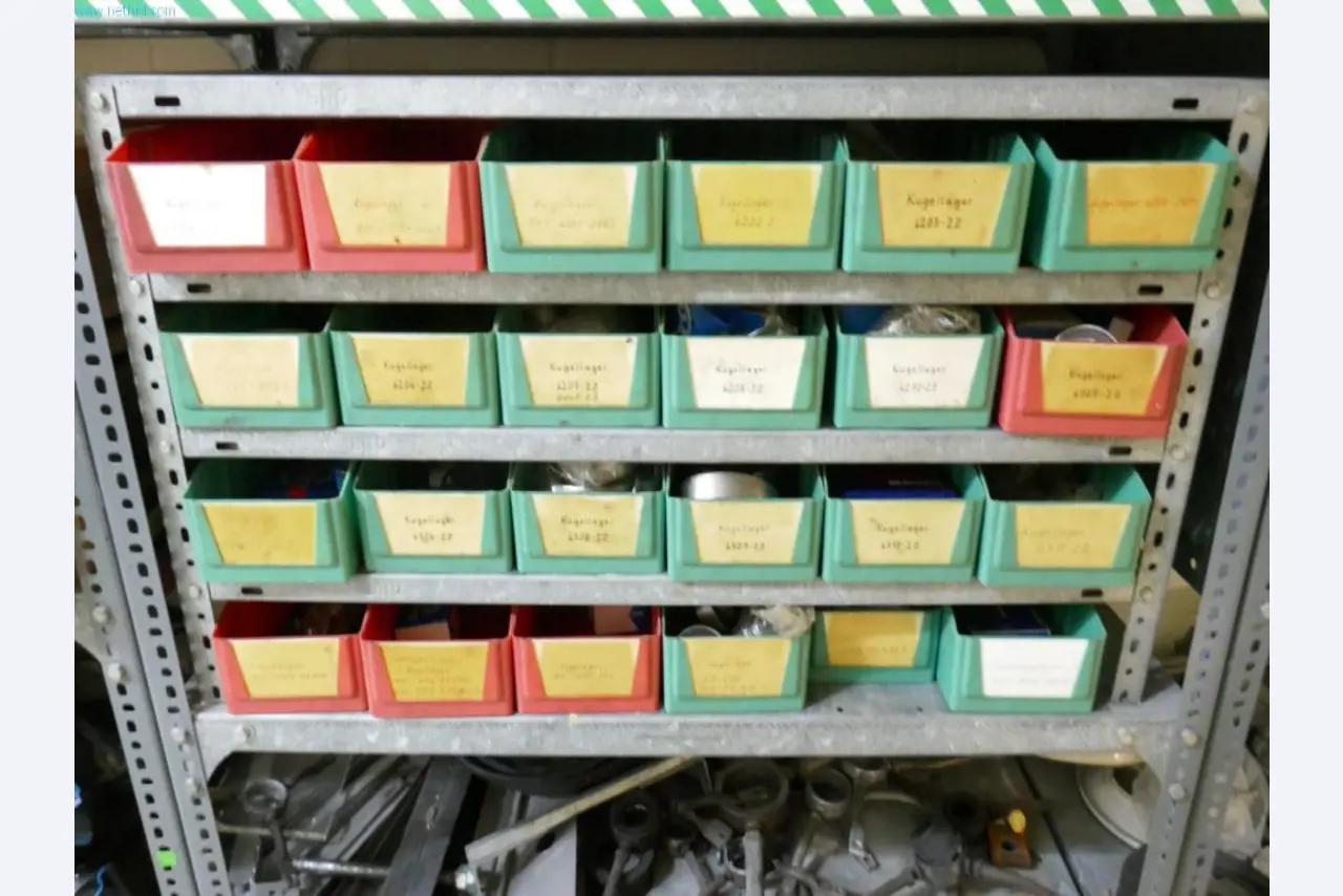 Ausstattung des Krankenhauses sowie die EDV-Einrichtung-4