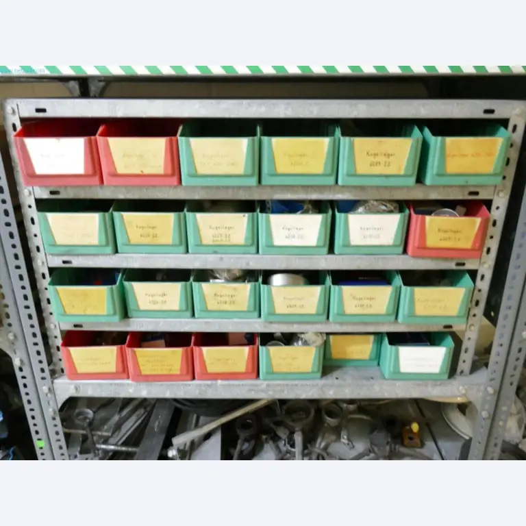 Ausstattung des Krankenhauses sowie die EDV-Einrichtung-4