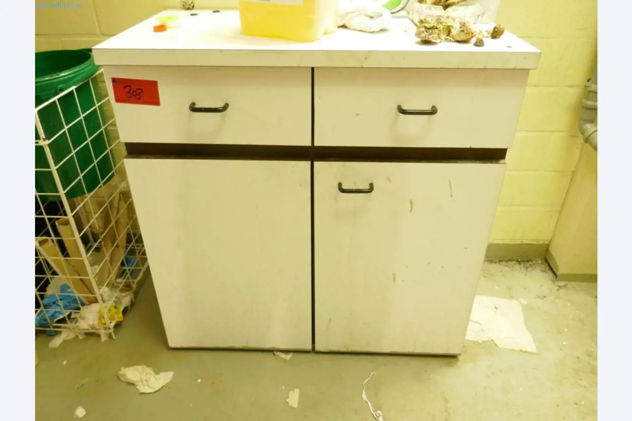 Ausstattung des Krankenhauses sowie die EDV-Einrichtung-5