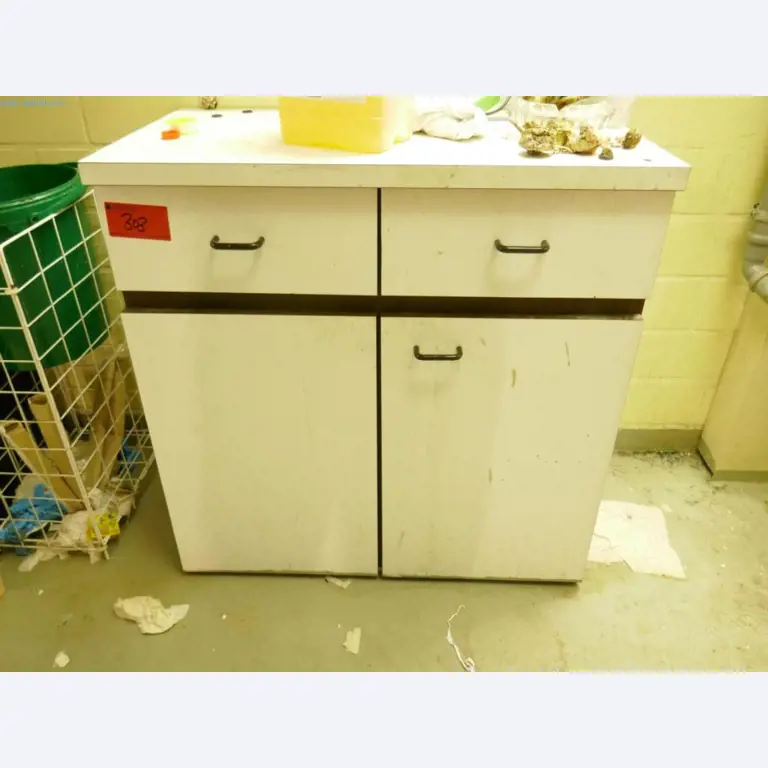 Ausstattung des Krankenhauses sowie die EDV-Einrichtung-5