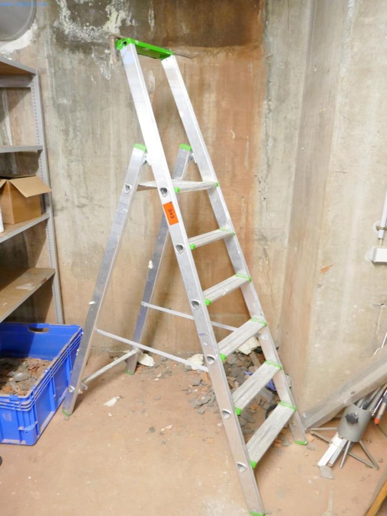 Equipamiento hospitalario e instalaciones informáticas-1