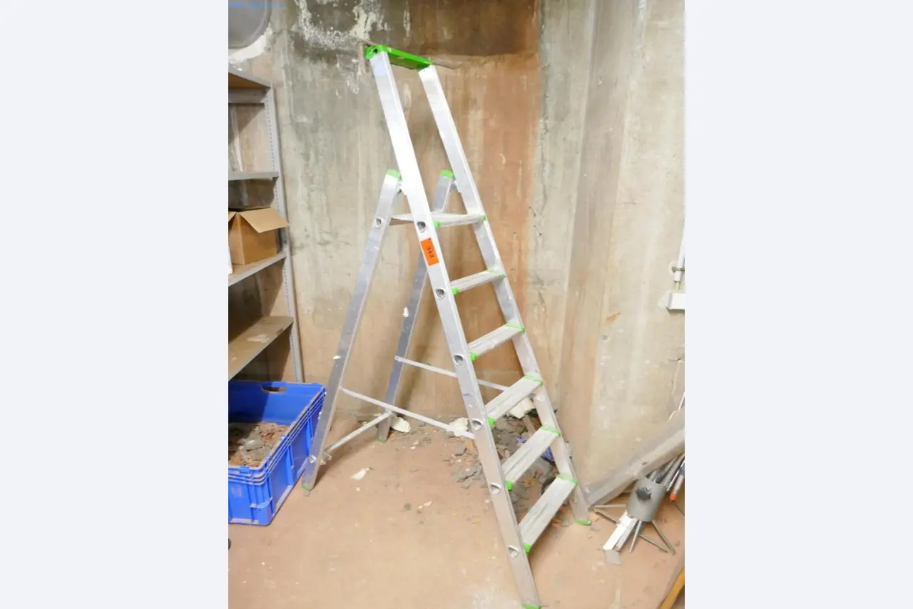 Sprzęt szpitalny i urządzenia IT-1