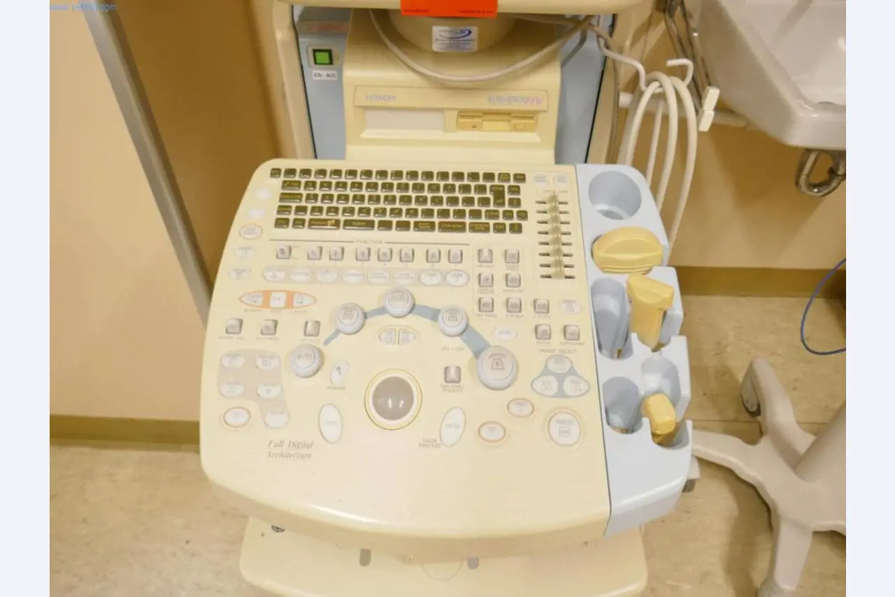 Ausstattung des Krankenhauses sowie die EDV-Einrichtung-3