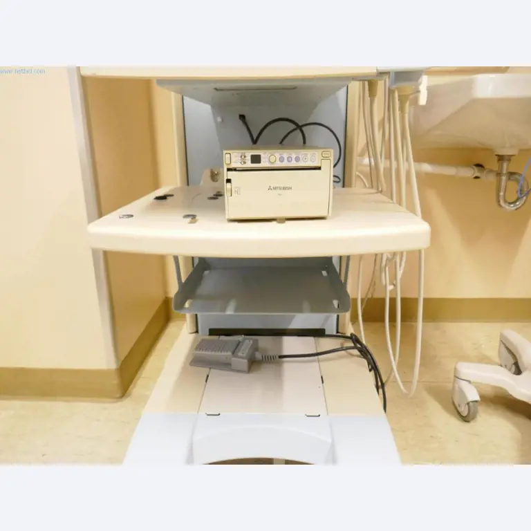 Ausstattung des Krankenhauses sowie die EDV-Einrichtung-4