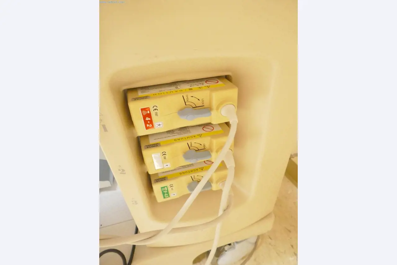 Ausstattung des Krankenhauses sowie die EDV-Einrichtung-5