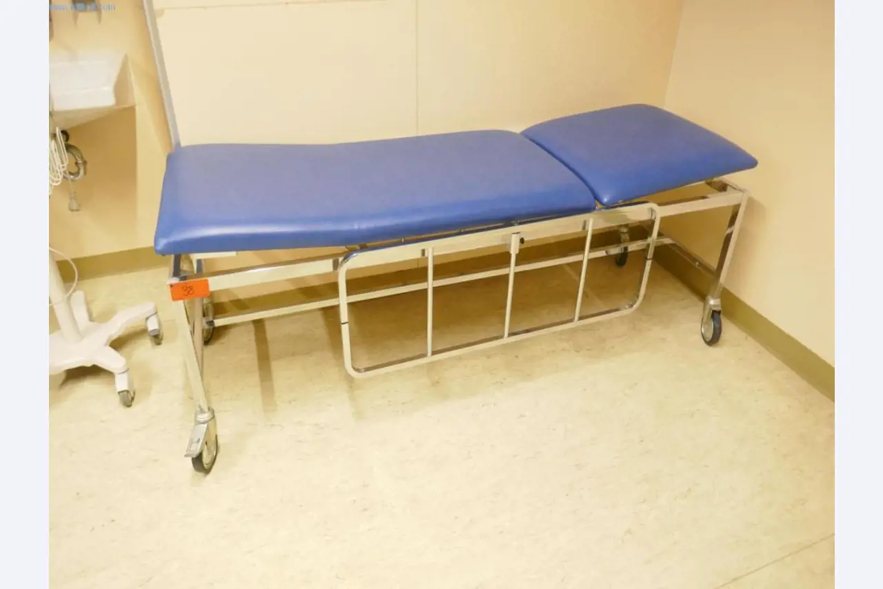 Ausstattung des Krankenhauses sowie die EDV-Einrichtung-9