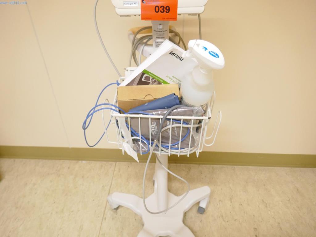 Ausstattung des Krankenhauses sowie die EDV-Einrichtung-3