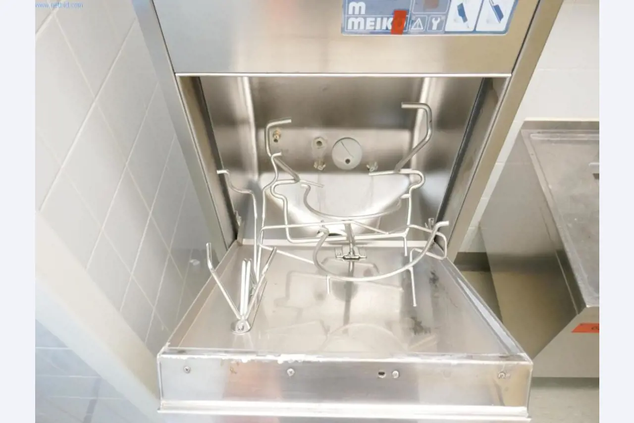 Equipamiento hospitalario e instalaciones informáticas-3